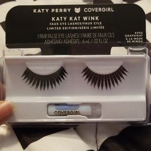 Katy Perry Cover Girl wink faux lashes